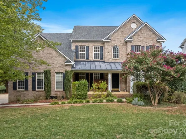 9601 Blakeney Heath Rd, Charlotte, NC 28277