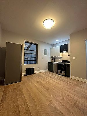 1st image of 545 W 125th St APT 32