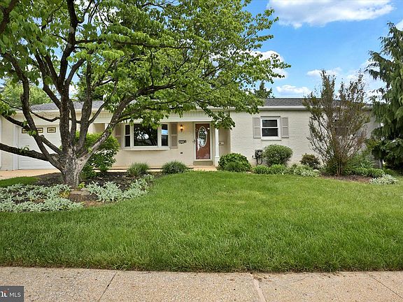 2nd image of 415 Alison Ave