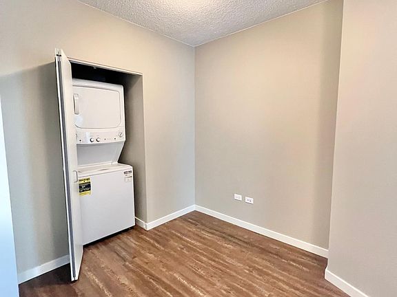 5th image of 416 E Grand Ave #11