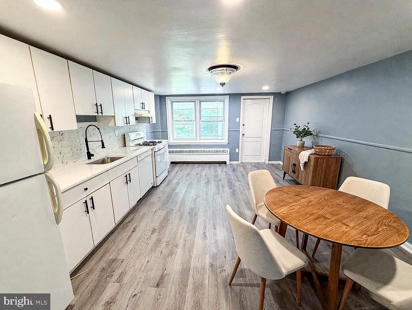 3 bed, 1.0 bath, 1440 sqft, $1,850 — Photo 4
