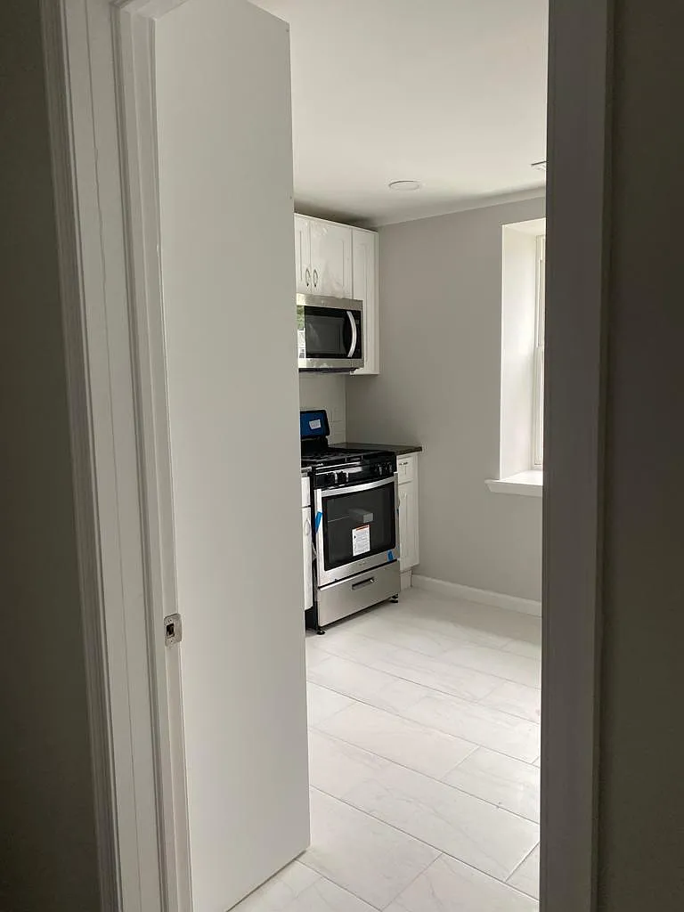 532 Brinton St — Photo 1
