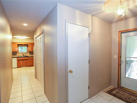 5th image of 4 Wyndham Ln