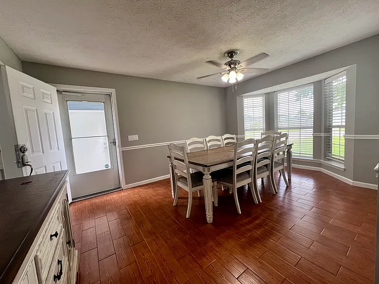 2111 Pentland Rd — Photo 11