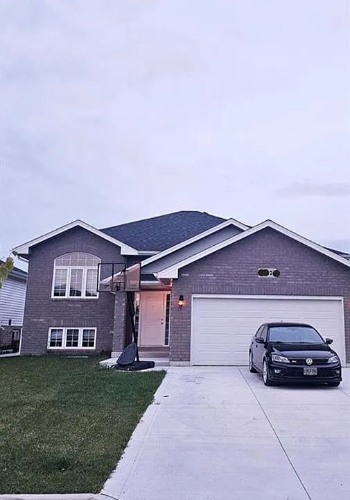 387 Mulberry Ln