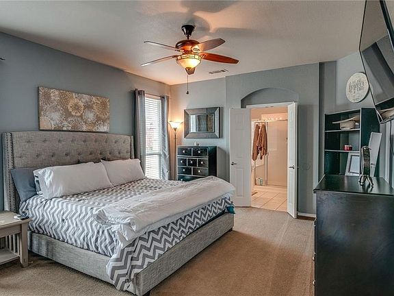 5th image of 2300 Moccassin Ln