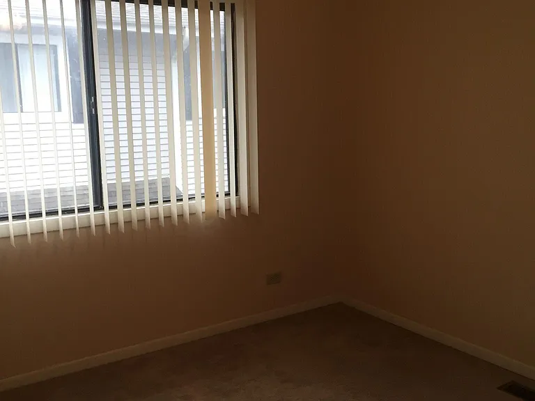 2S705 Winchester Cir E #2 — Photo 7