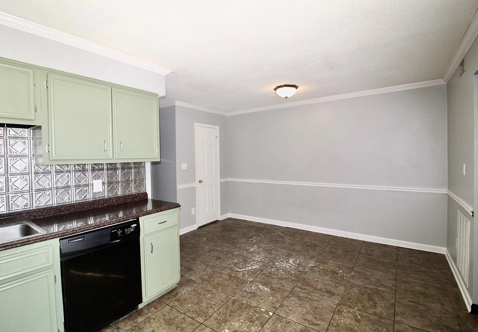 104 4th Avenue - 1 — Photo 2
