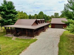 3090 N Shamrock Ln, Birdseye, IN 47513