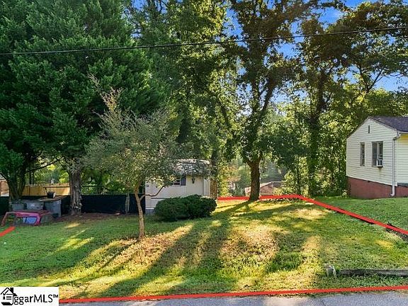 2nd image of 304 Ivydale Dr
