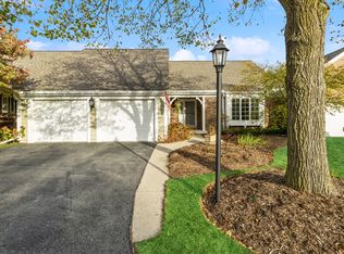 1489 Shire Cir, Inverness, IL 60067