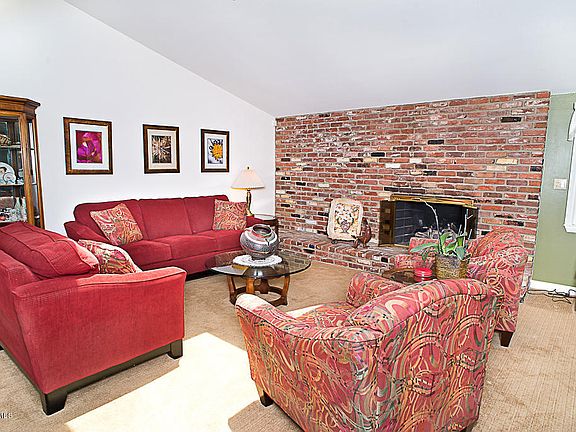 2nd image of 256 Bedford Pl