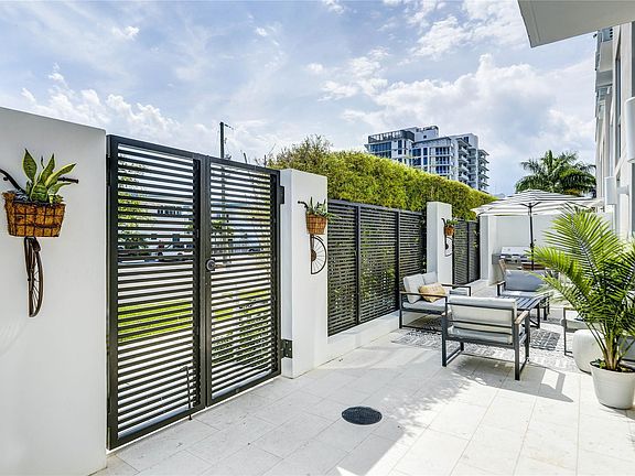 5th image of 401 N Birch Road #TH3