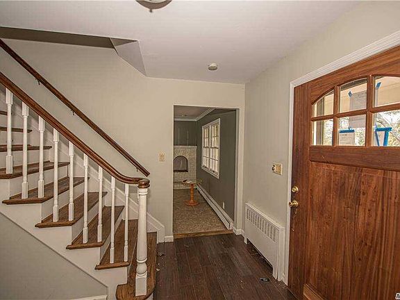 3rd image of 155 Bayview Ave