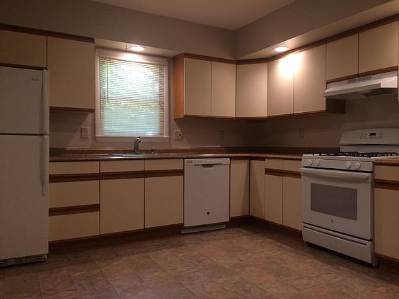 2nd image of 23 Wade Ave