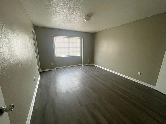 5th image of 3568 Hazelhedge Dr #1