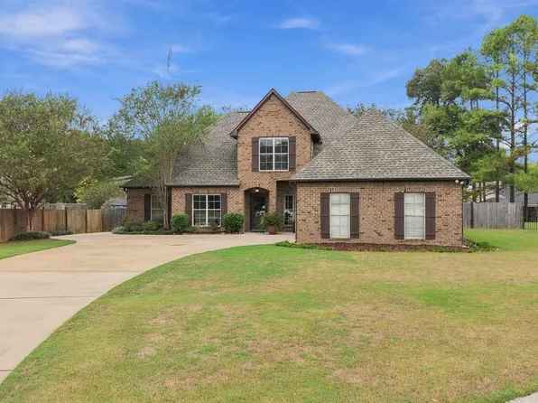 3005 English Oak Cir, Helena, AL 35080
