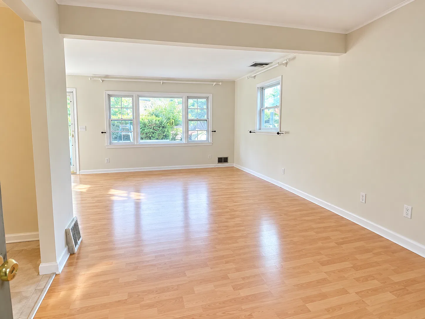 2 bed, 820 sqft, $4,100 — Photo 4