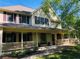 22 Chester Hill Rd, Warwick, NY 10990