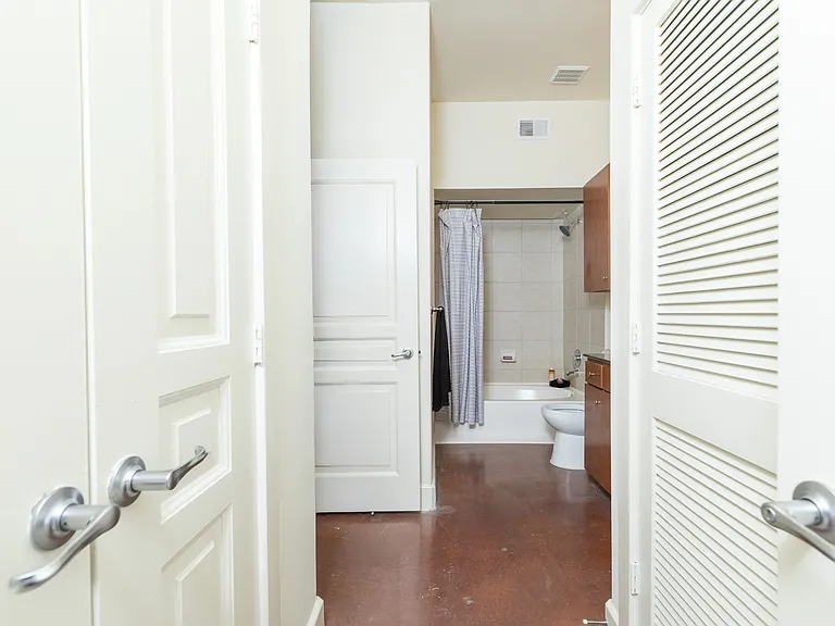 Sabine Street Lofts — Photo 40