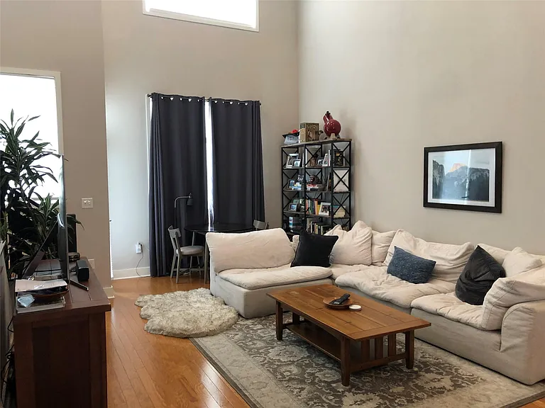 1702 S Lamar Blvd #23 — Photo 2