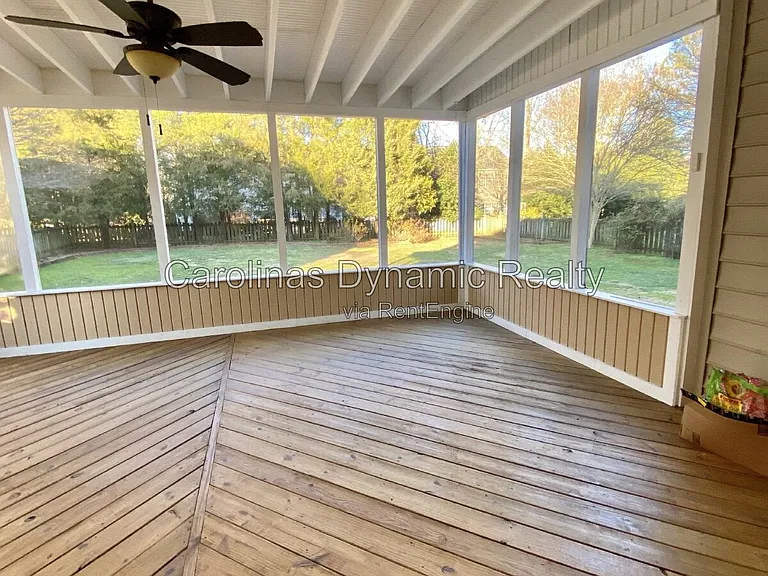 605 Queenswater Ln — Photo 44