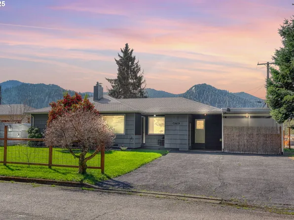 47712 Portal Dr, Oakridge, OR 97463