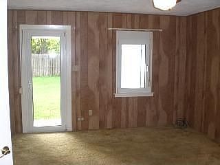 4th image of 504 S Mary Jo Dr