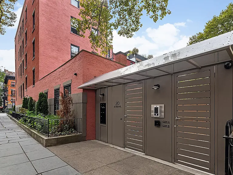 20 Aitken Pl #GARDENA — Photo 2