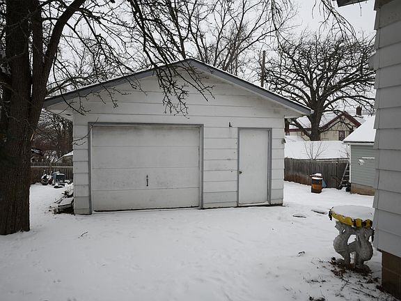 4th image of 418 8th St