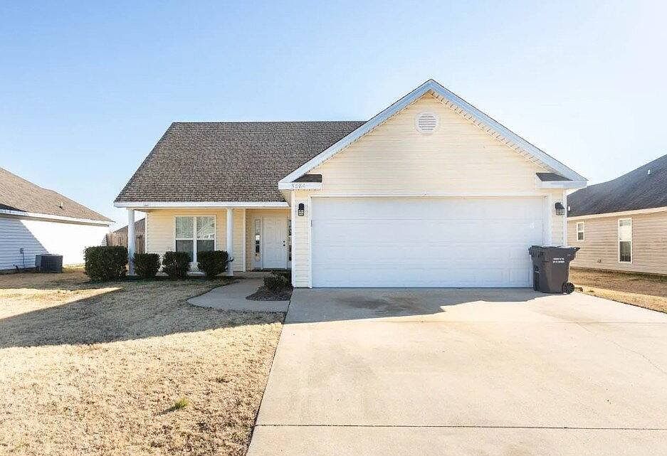 1st image of 3884 Bridlewood Dr