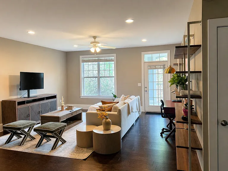 601 Finsbury St #202 — Photo 2