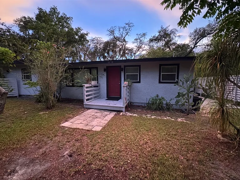 1630 Hillside Ln — Photo 11