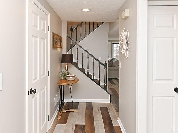 5th image of 10802 Lakehurst Ct #114