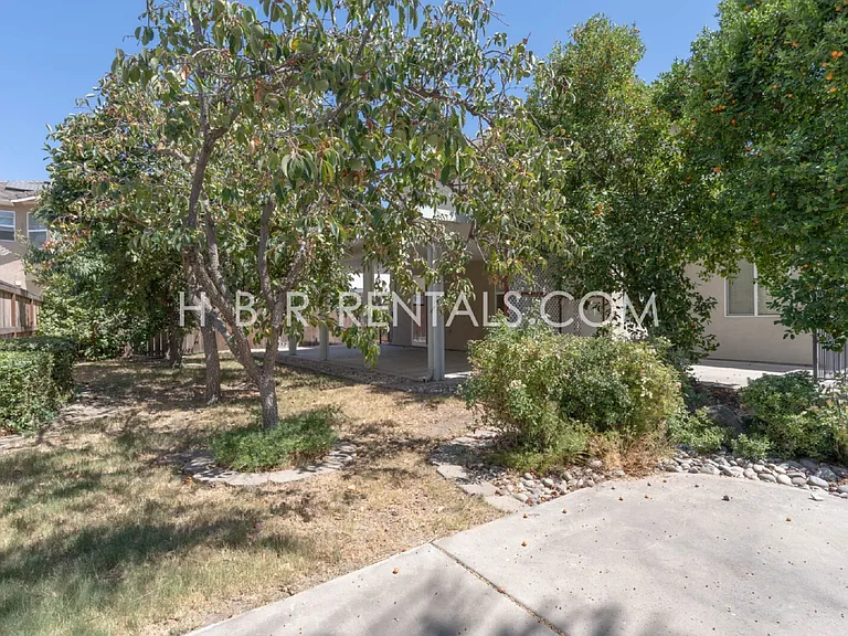 1825 Saint Moritz Ct — Photo 35