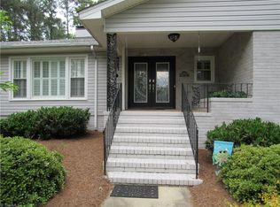 610 Woodvale Dr, Greensboro, NC 27410