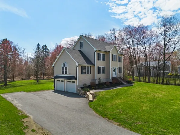 56 Cornelie Rd, Methuen, MA 01844