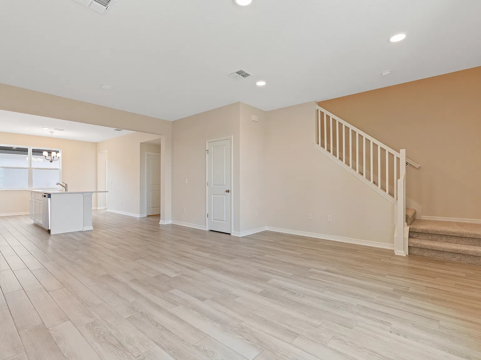 3 bed, 1691 sqft, $2,795 — Photo 4