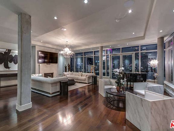 4th image of 1155 S Grand Ave #2303