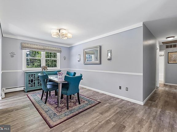 3rd image of 2806 Pinewick Rd