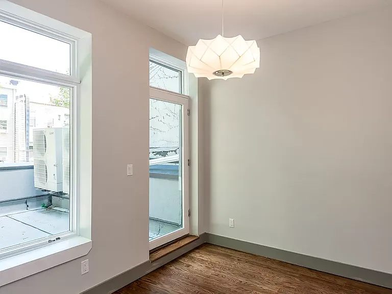 169 N 7th St #2L — Photo 5
