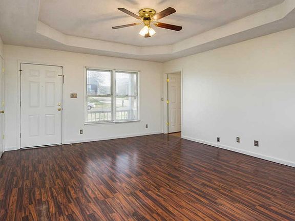 5th image of 1410 Janet Way Dr
