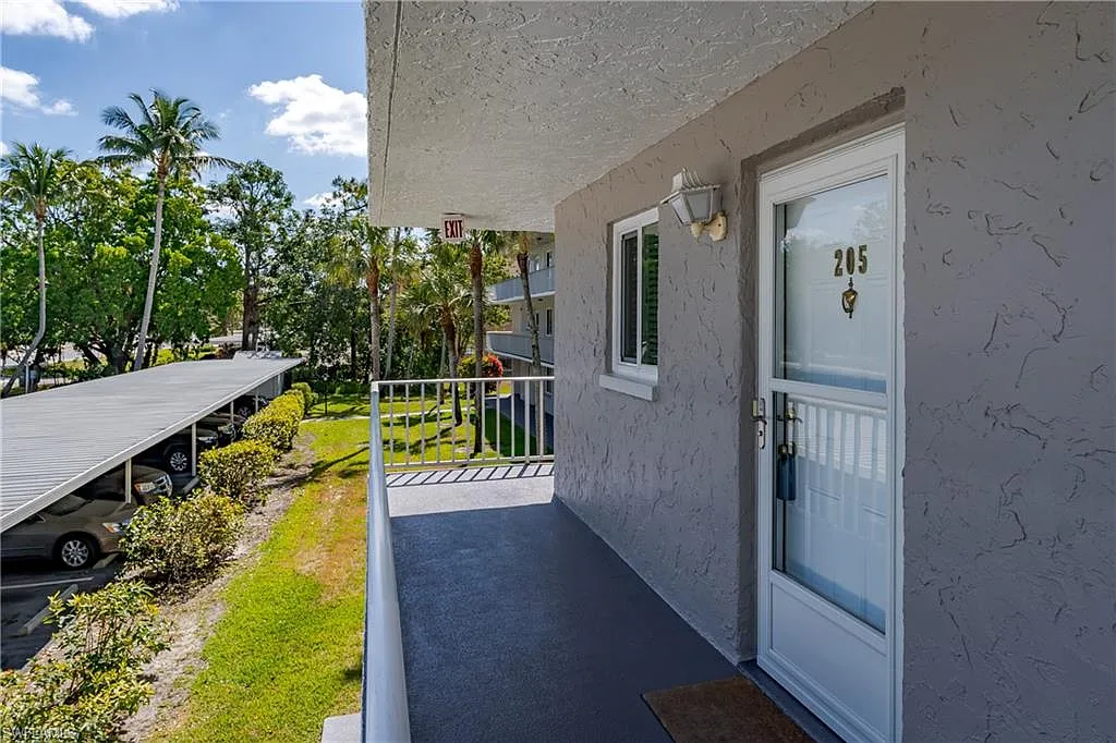 2 bed, 2.0 bath, 1060 sqft, $1,600 — Photo 3