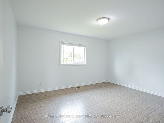 5th image of 52 Liddle Ln