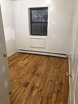 2nd image of 1867 Park Pl #3