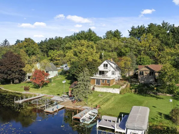 W2385 New Deal AVENUE, East Troy, WI 53120