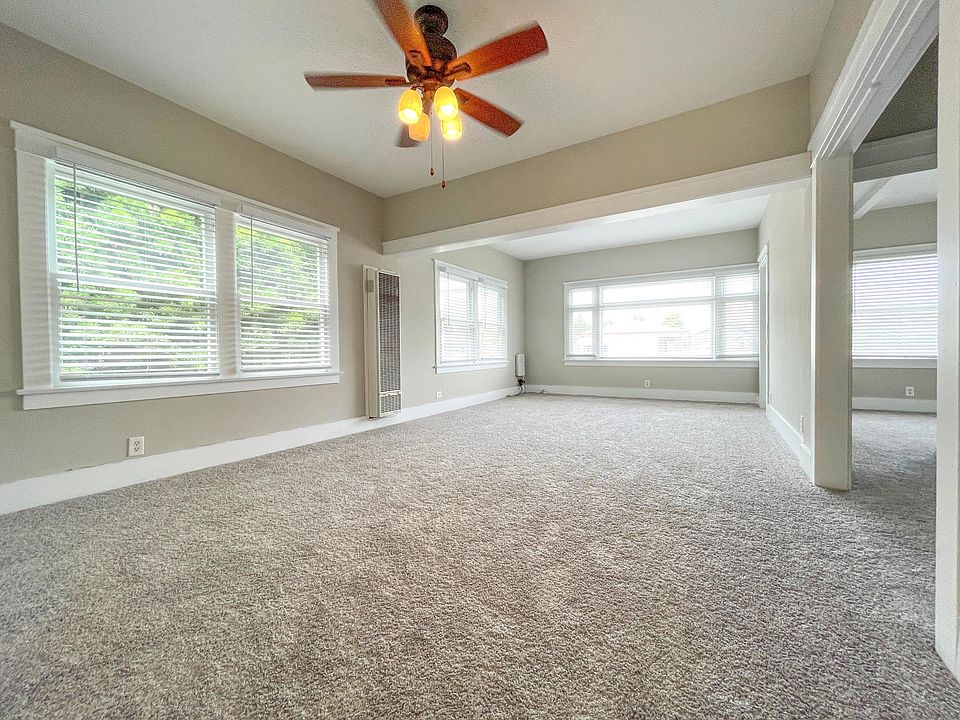 Living Room with view thru Entertainment Nook into Office