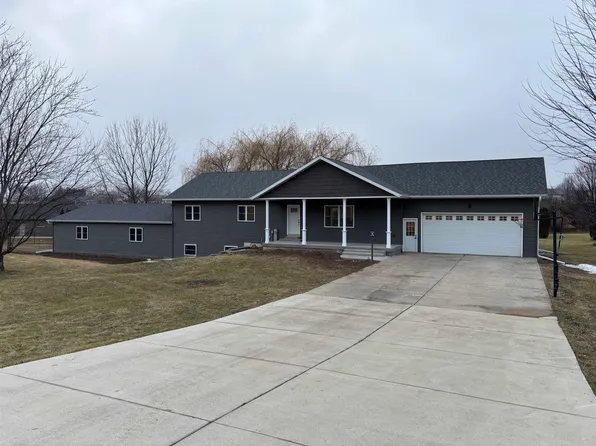 N2471 Van Matre Ln, Monroe, WI 53566