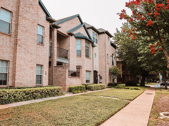 Franconia Court Apartments Exterior