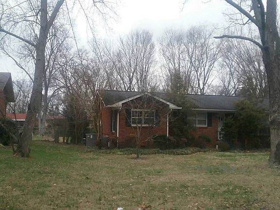 3rd image of 1018 Walton Dr